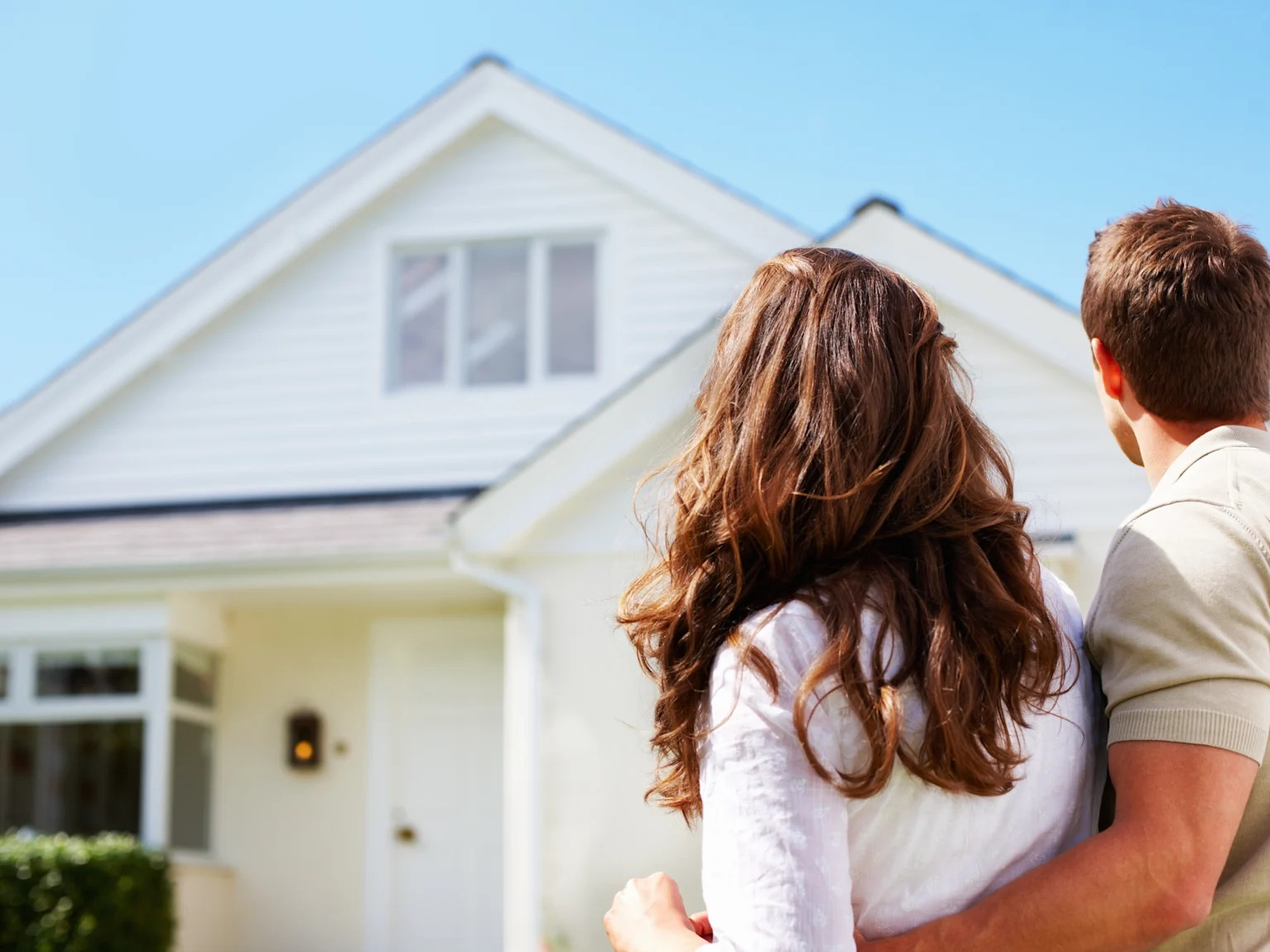 Potential signs of mortgage rates rising to 7% amid various economic indicators.